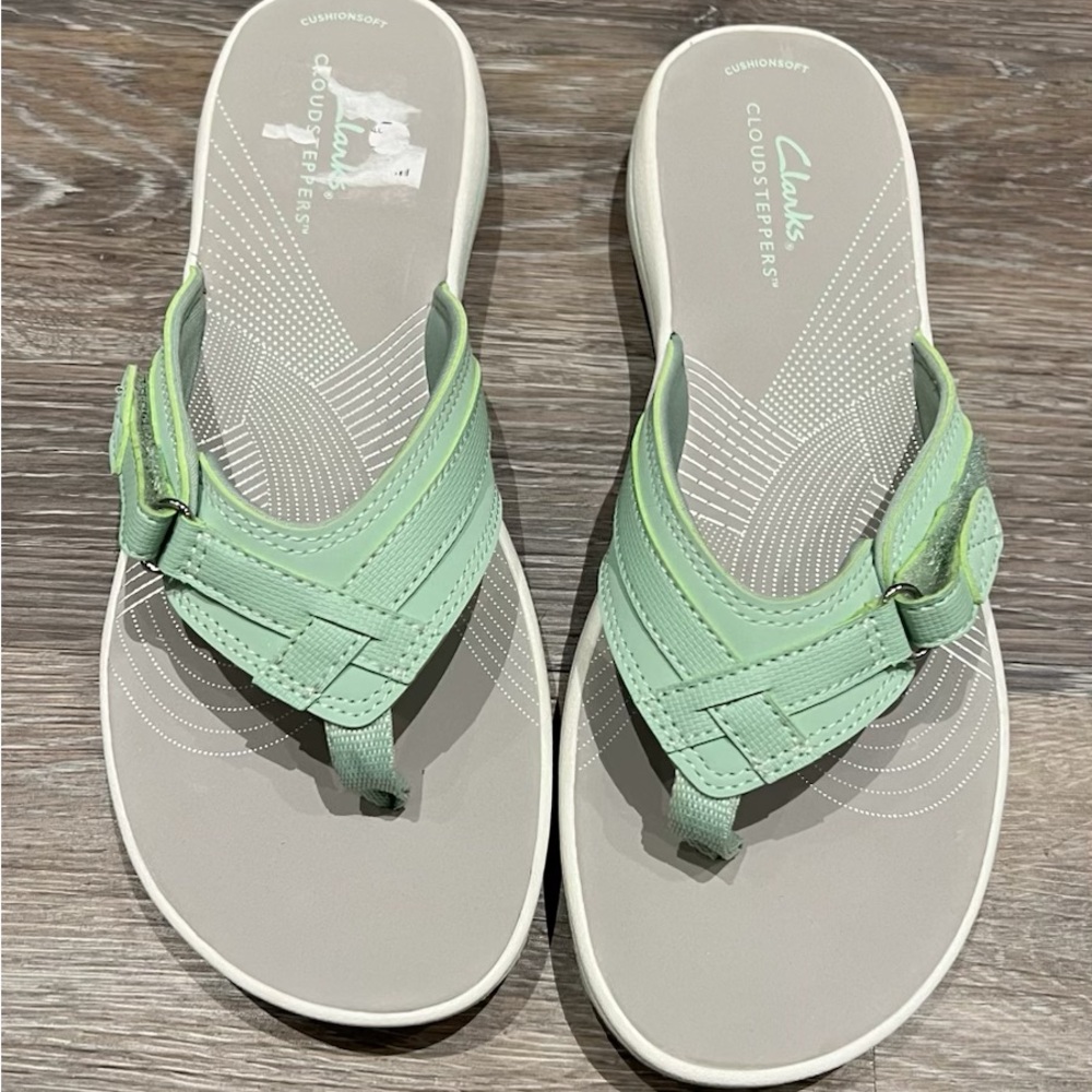 Clarks Women's seabreeze green Sandals